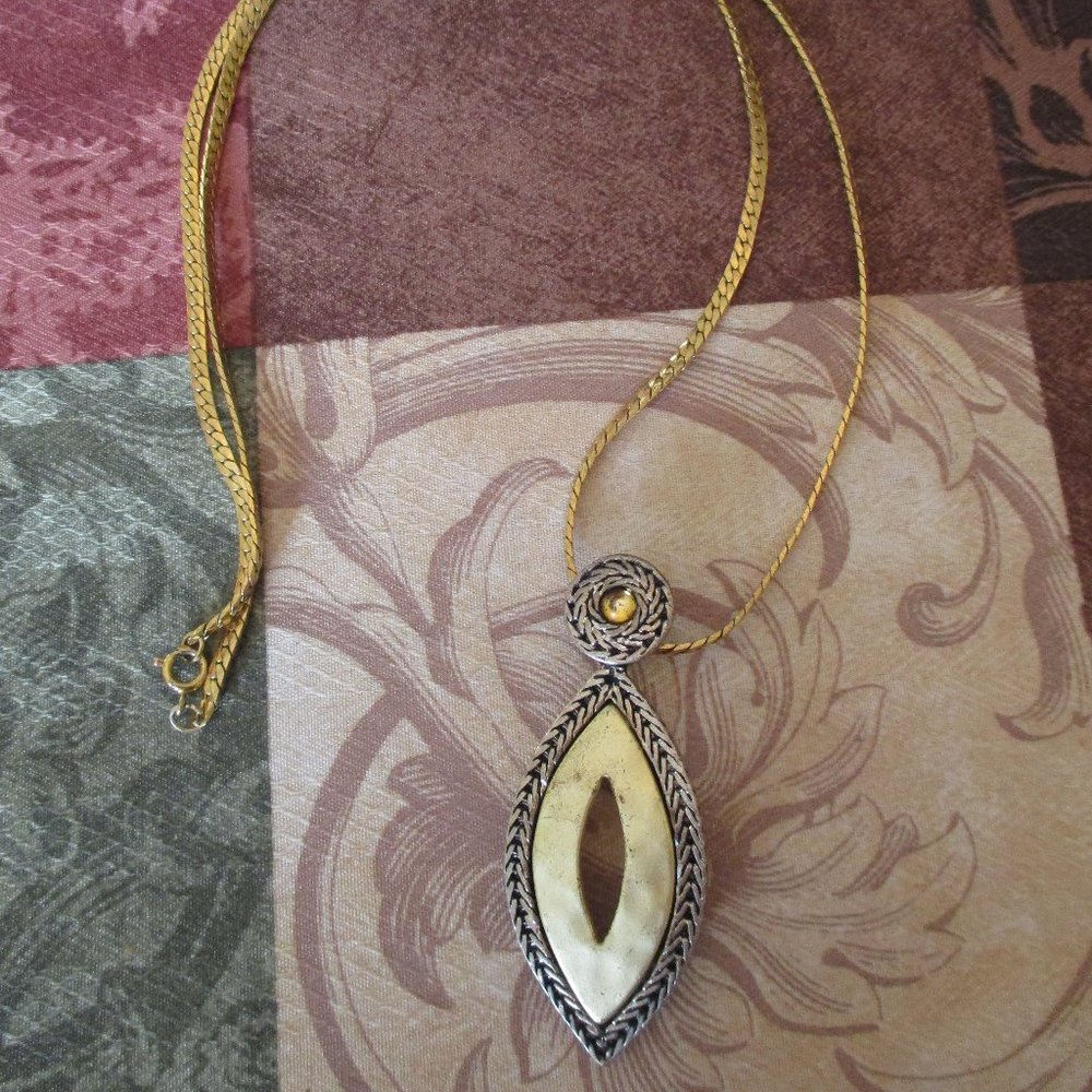 Bronze/Goldtone/Silvertone Pendant Necklace